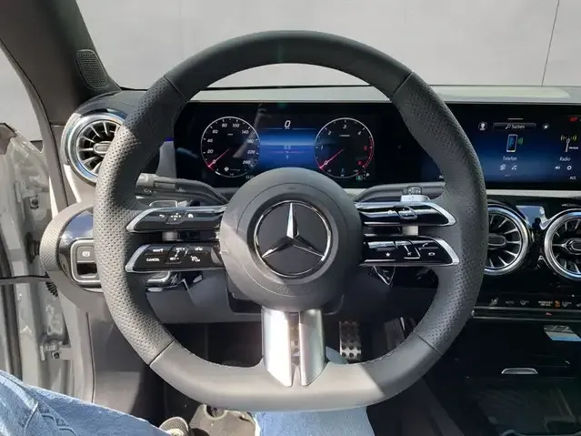Mercedes-Benz CLA 220