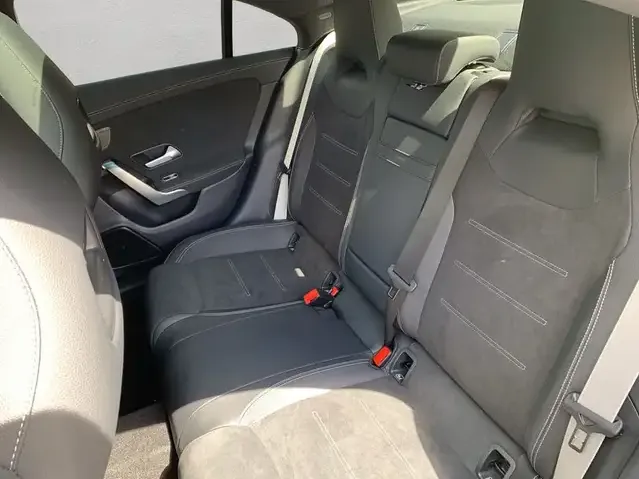 Mercedes-Benz CLA 220