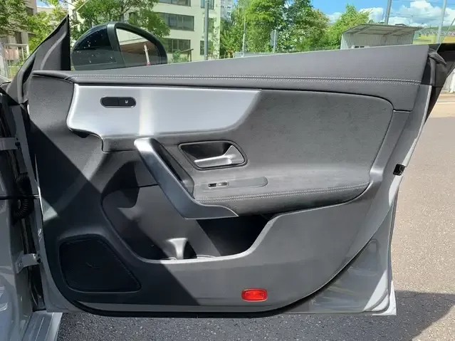 Mercedes-Benz CLA 220