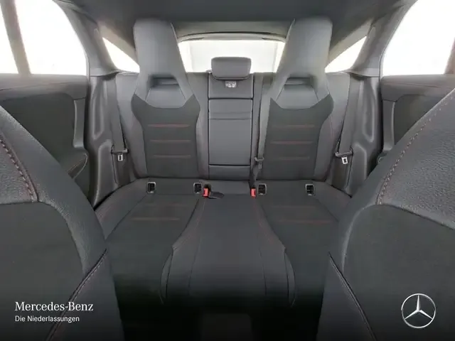 Mercedes-Benz CLA 220