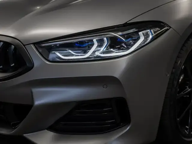 BMW 840