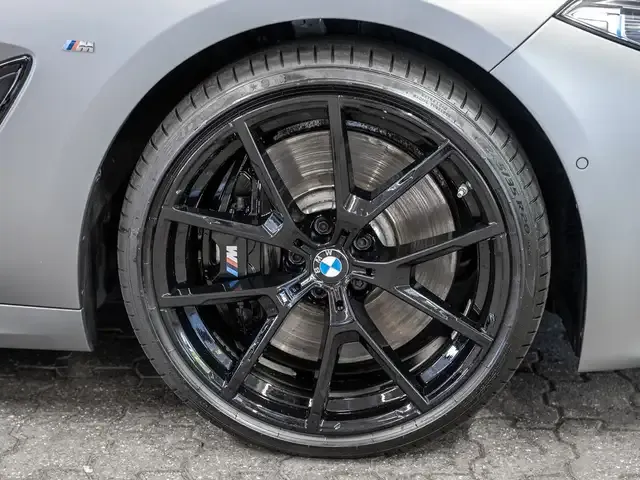 BMW 840