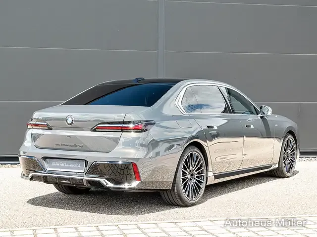 BMW 740