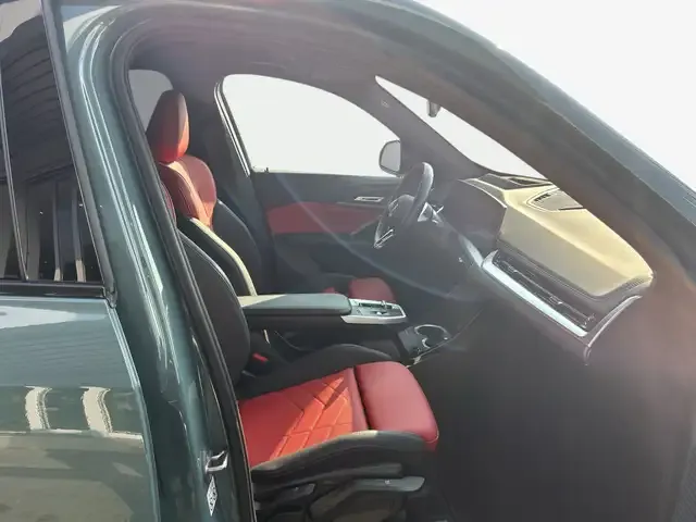 BMW iX1
