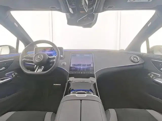 Mercedes-Benz EQE 300