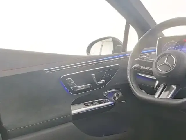 Mercedes-Benz EQE 300