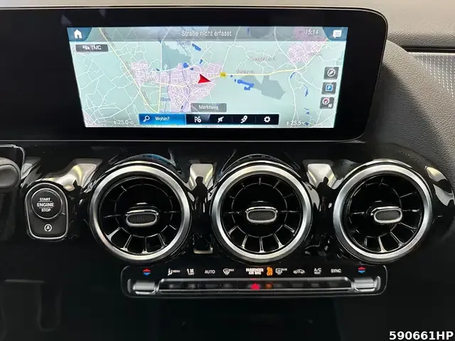 Mercedes-Benz GLA 220
