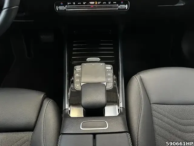 Mercedes-Benz GLA 220