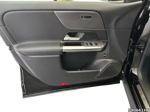Mercedes-Benz GLA 220