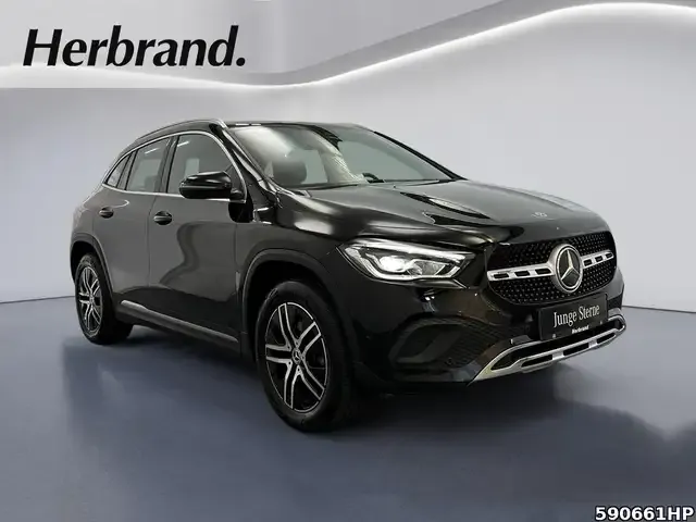 Mercedes-Benz GLA 220