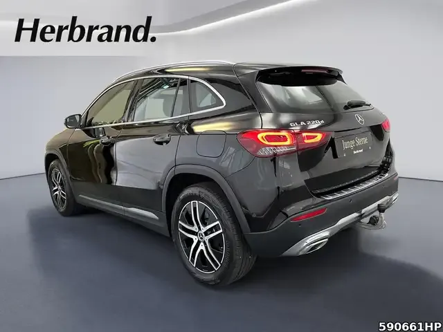 Mercedes-Benz GLA 220