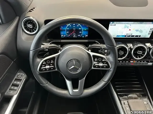 Mercedes-Benz GLA 220