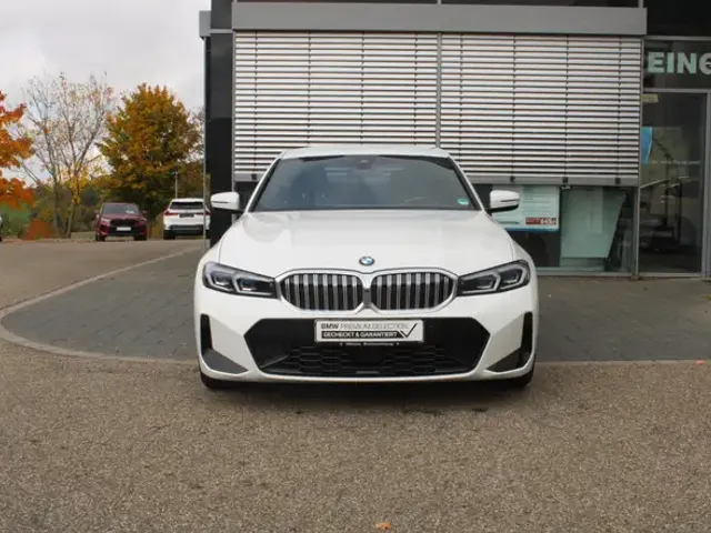 BMW 330