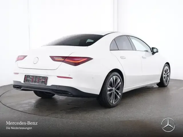 Mercedes-Benz CLA 180