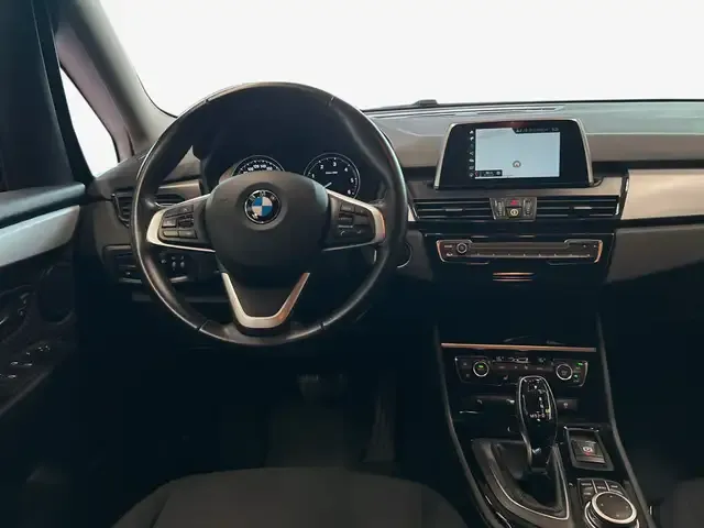 BMW 218