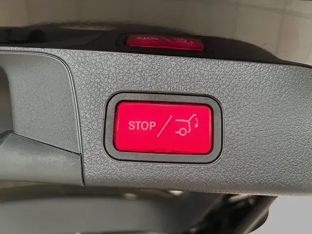 Mercedes-Benz GLB 220