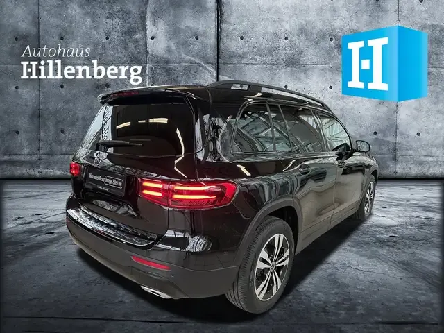 Mercedes-Benz GLB 220