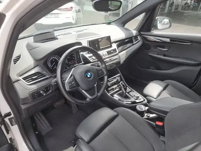 BMW 220