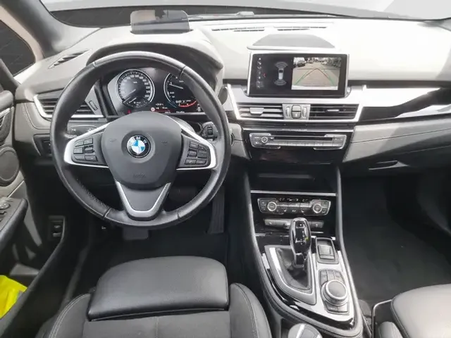 BMW 220