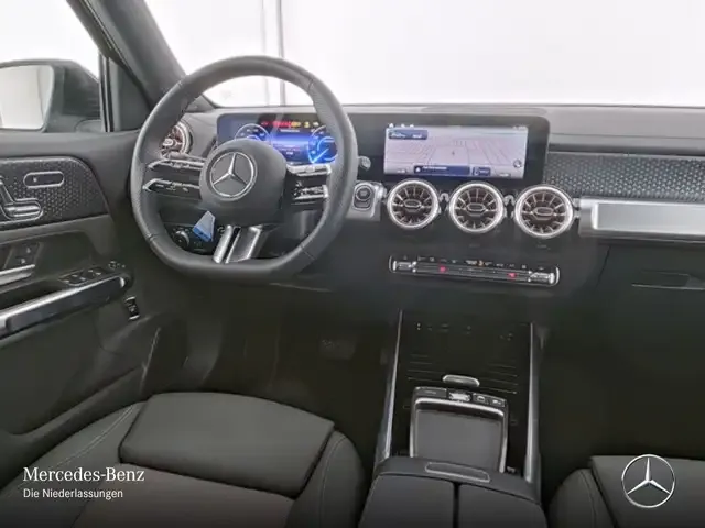 Mercedes-Benz EQB 300