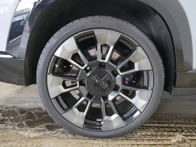 BMW XM