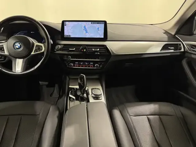 BMW 530