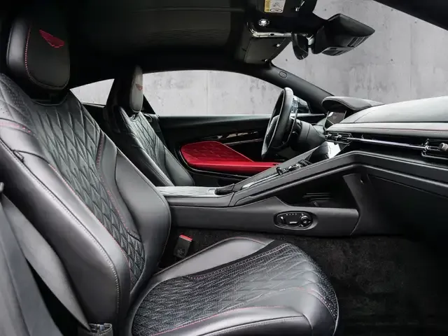 Aston Martin DB12