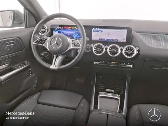 Mercedes-Benz EQA 300