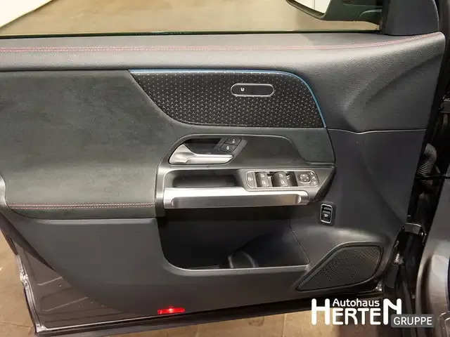 Mercedes-Benz EQB 350