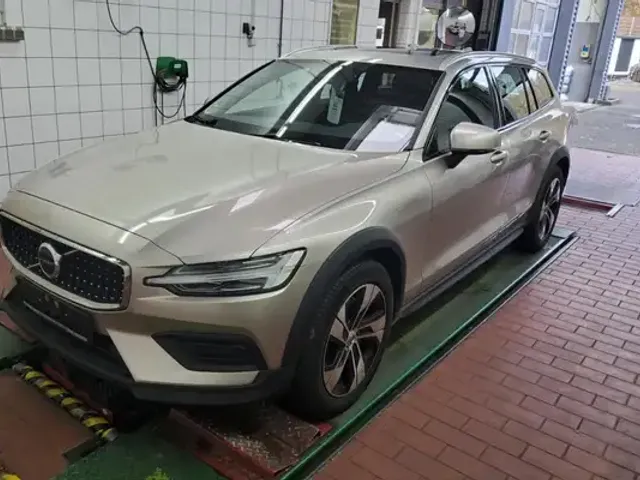 Volvo V60 Cross Country