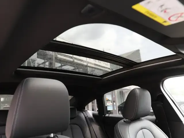BMW 235