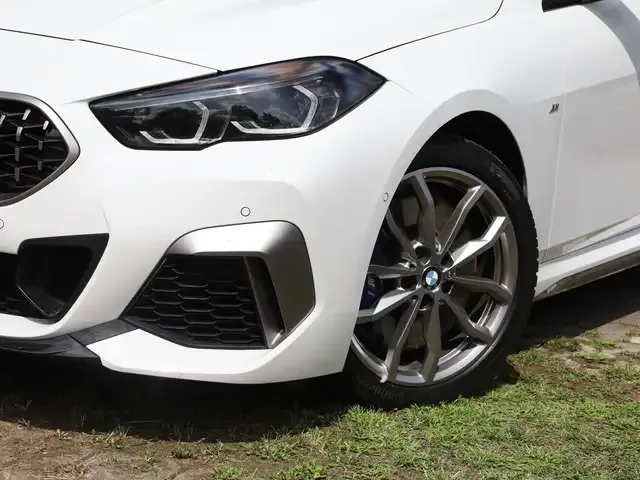 BMW 235