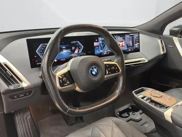 BMW iX