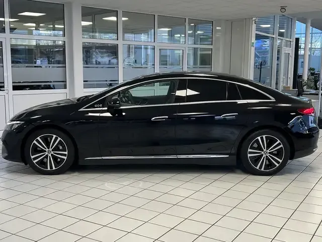 Mercedes-Benz EQE 300