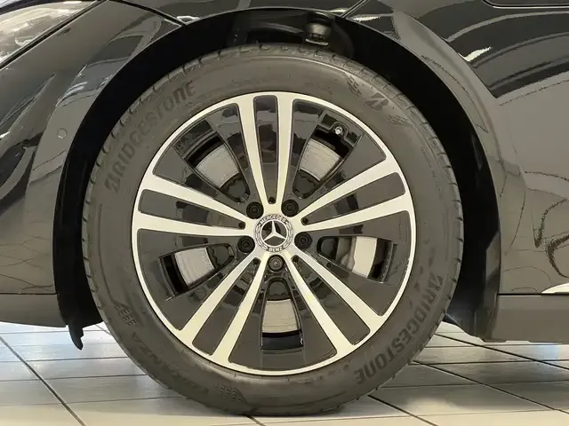 Mercedes-Benz EQE 300