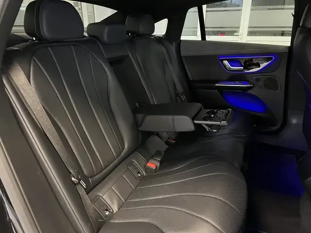 Mercedes-Benz EQE 300