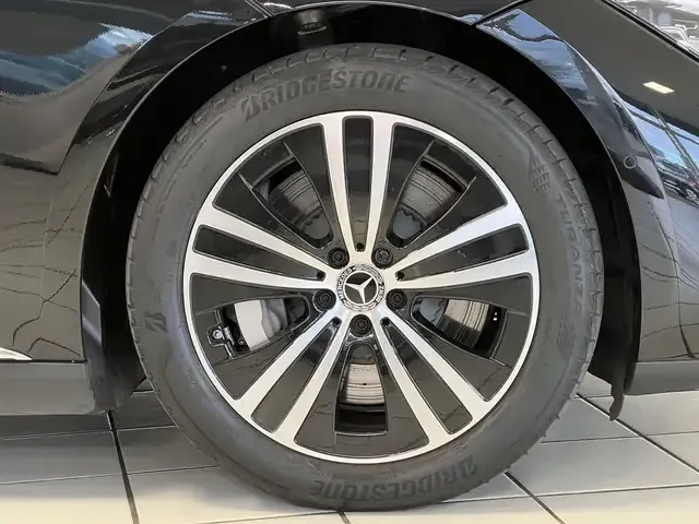 Mercedes-Benz EQE 300