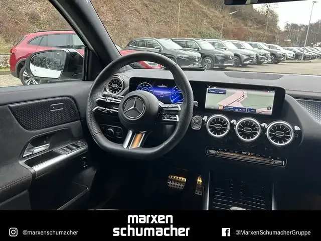 Mercedes-Benz EQA 300