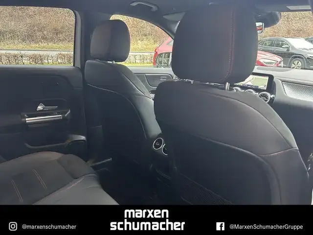 Mercedes-Benz EQA 300