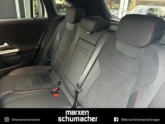 Mercedes-Benz EQA 300