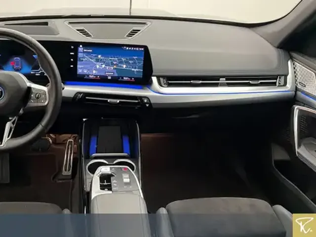 BMW iX1