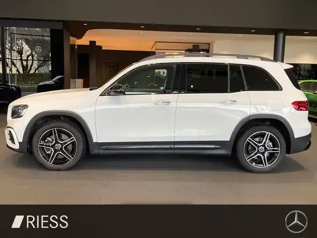 Mercedes-Benz GLB 220