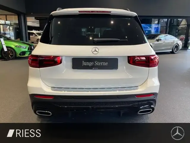 Mercedes-Benz GLB 220