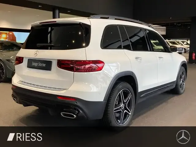 Mercedes-Benz GLB 220