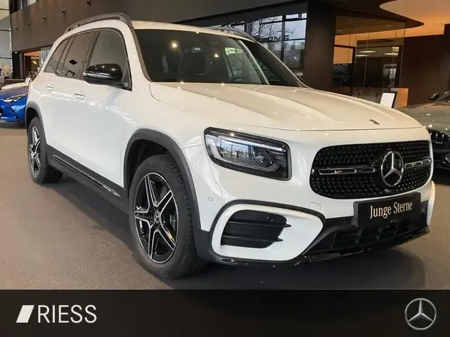 Mercedes-Benz GLB 220