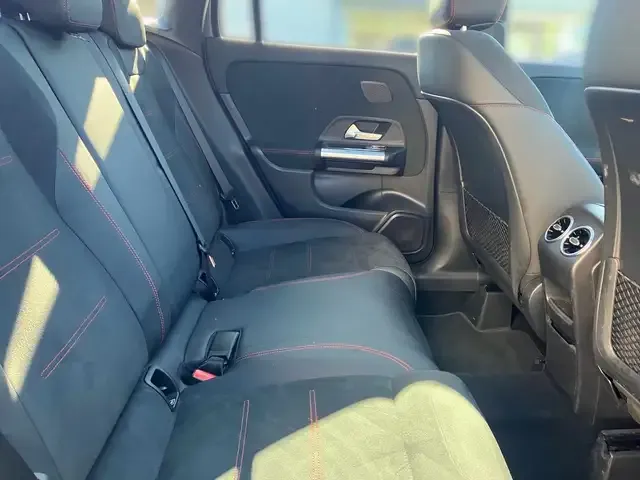 Mercedes-Benz GLA 220