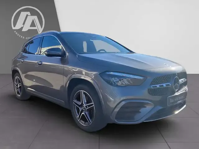 Mercedes-Benz GLA 220