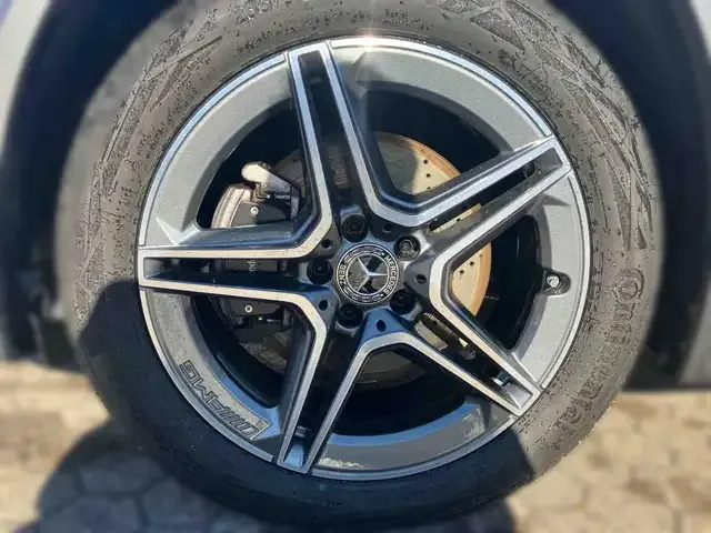 Mercedes-Benz GLA 220