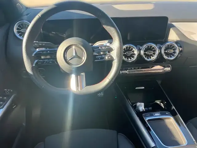 Mercedes-Benz GLA 220