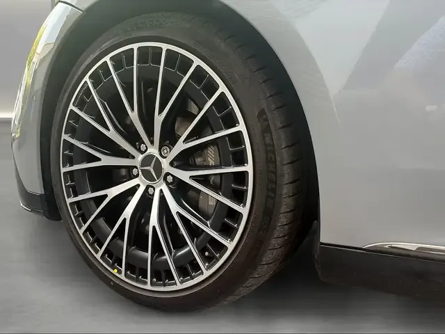 Mercedes-Benz EQE 43